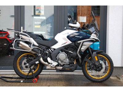 CFMOTO 700MT Adventure 