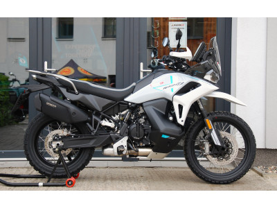 CFMOTO 1000MT-X Touring - PŘEDVÁDĚCÍ STROJ, DPH, hezký stav