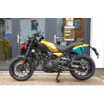 Royal Enfield Guerrilla 450 YELLOW RIBBON