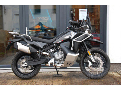 CFMOTO 800 MT-X - PŘEDVÁDĚCÍ STROJ, DPH, krásný stav